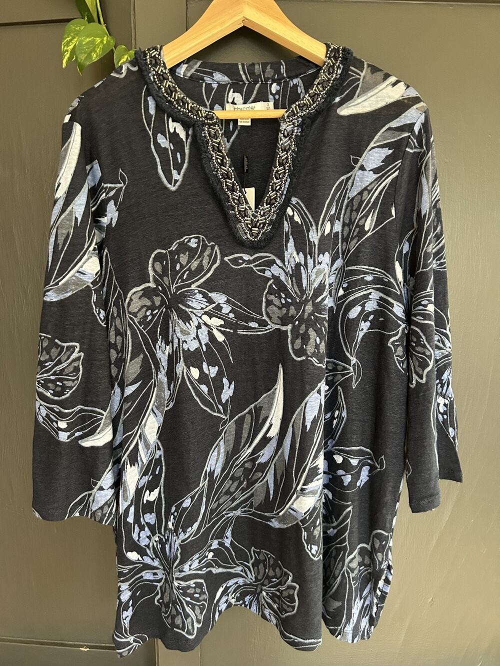 Chico's Linen Floral Embellished Tunic Top XL Size 3 NWT Beaded Neck Navy Blue